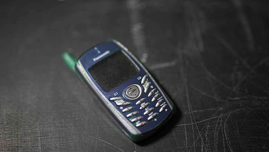 Spiritual Lessons from My Dumb Phone